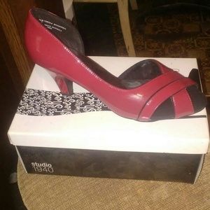 Very stylish red womens shoe